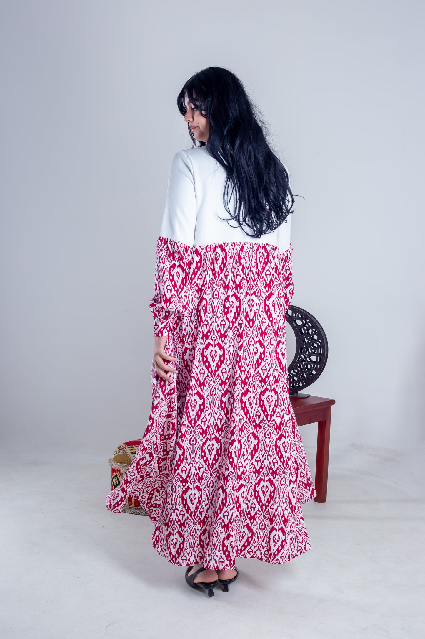 Kaftan white red