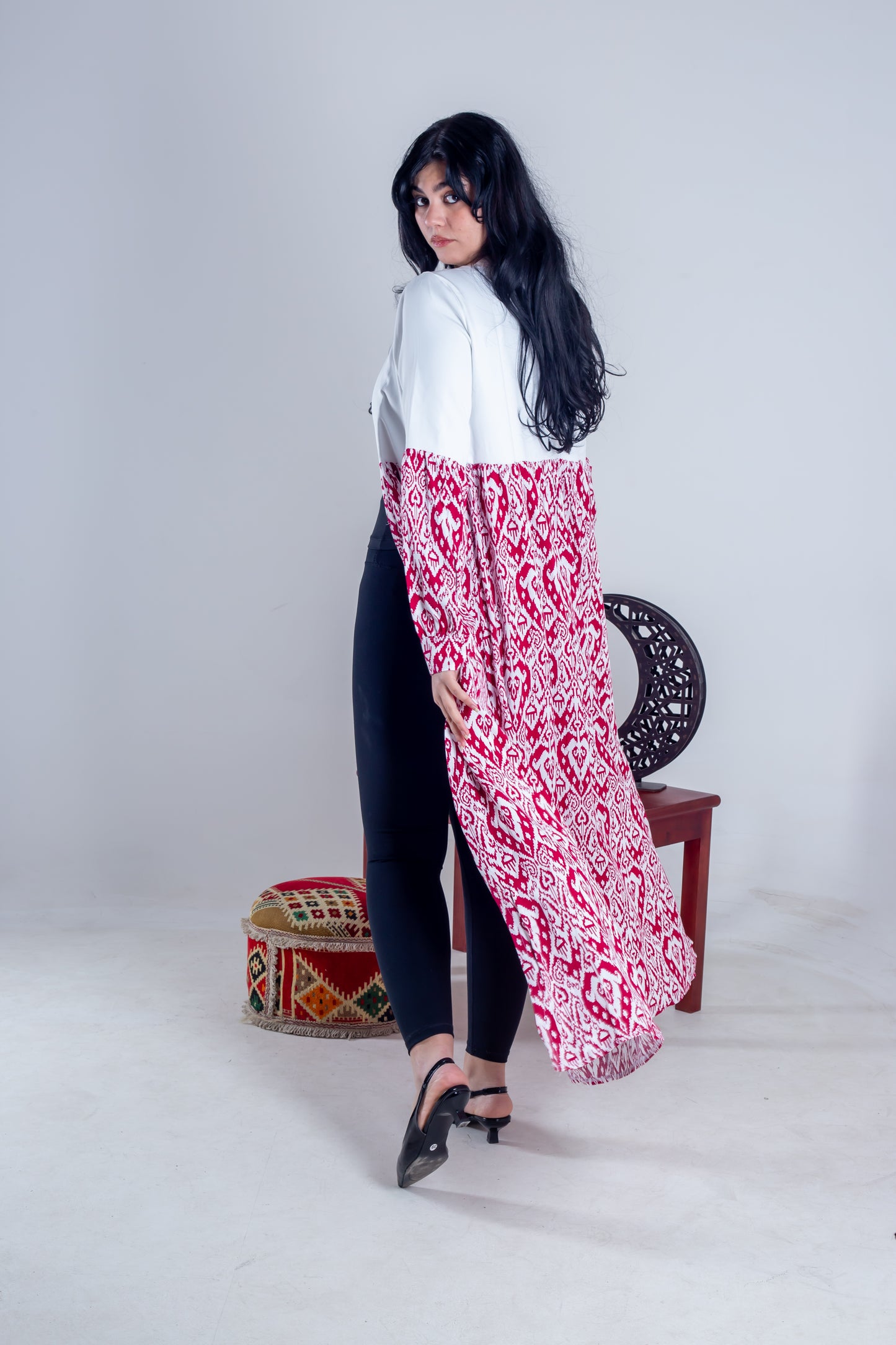Kaftan white red