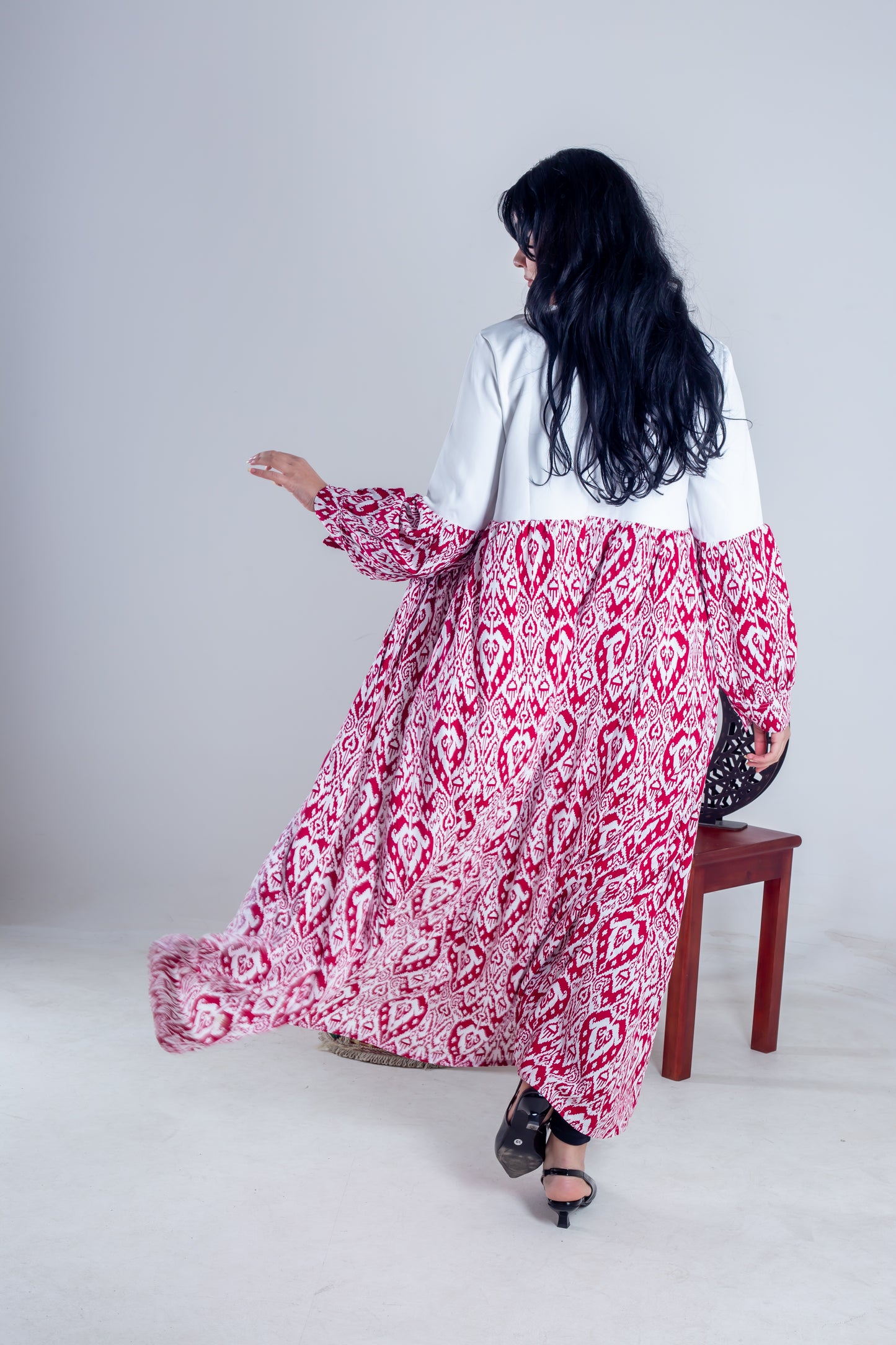 Kaftan white red
